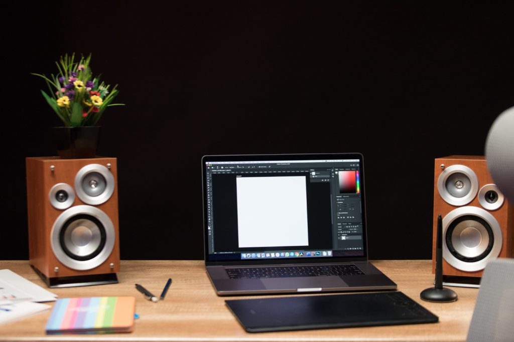 Apple Studio Display Alternatives